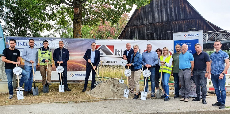 Startschuss zum Breitbandausbau in Nagold: Die Projektbeteiligten beim Spatenstich